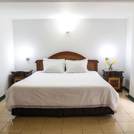 Hotel Casa Laureles Μεντεγίν Εξωτερικό φωτογραφία